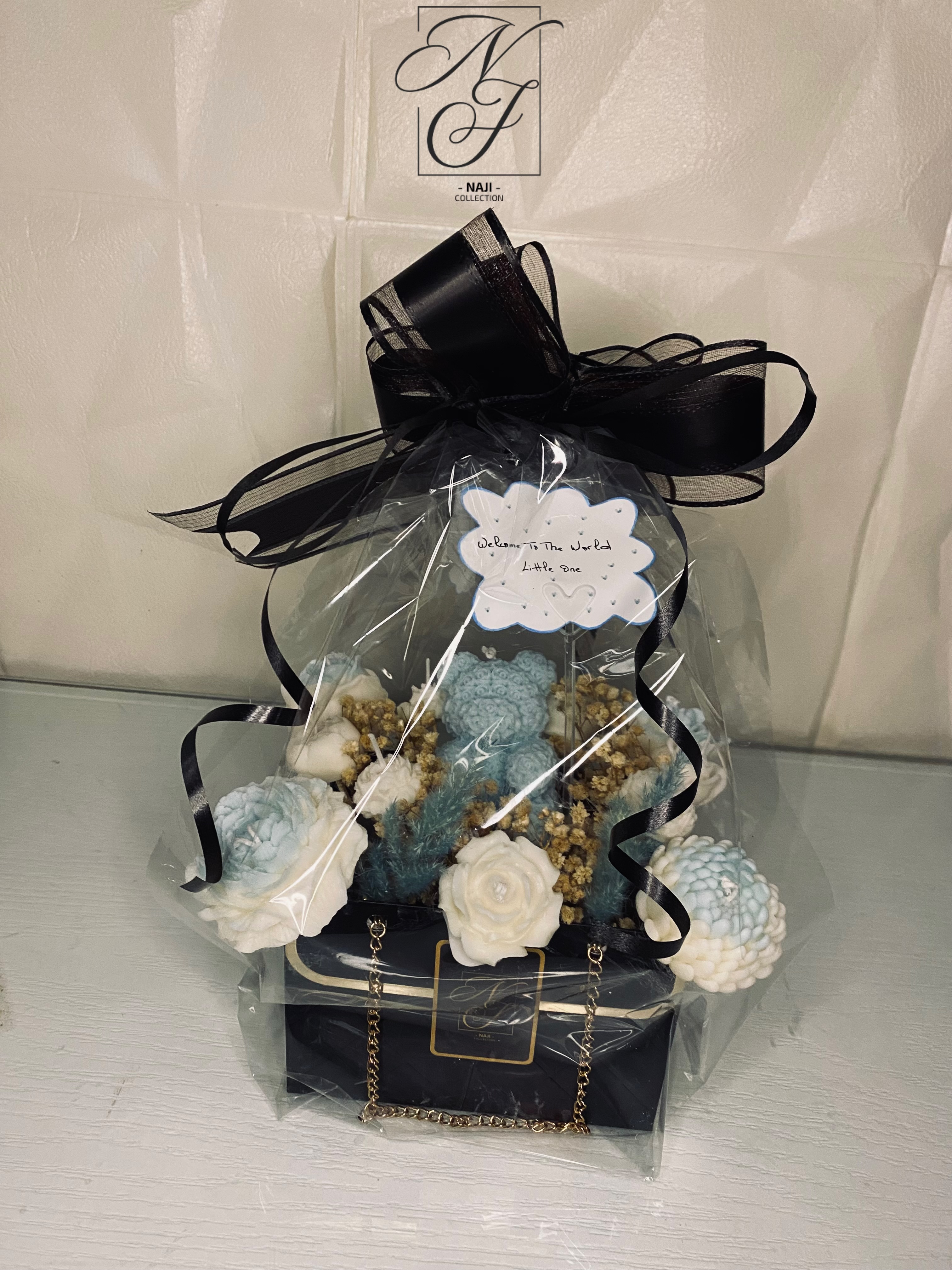 Crystal bowl arrangement